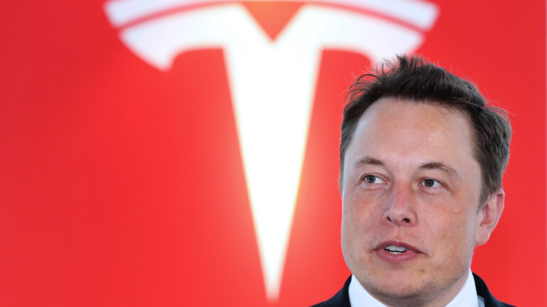 Elon Musk müüb Tesla aktsiaid.
