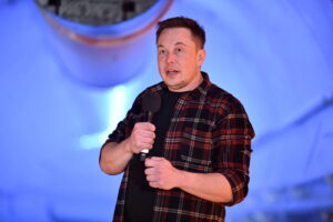 Elon Musk sunnib töötajad tagasi kontorisse.
