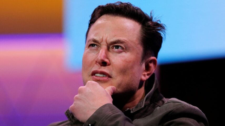 Elon Musk valmistub Teslas täiendavaks koondamiseks.