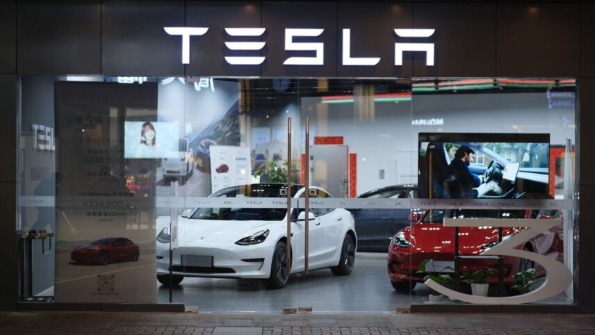 Tesla teatas aktsiate poolitamisest: mida sellest teada tasub? thumbnail
