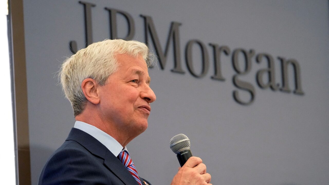 JPMorgani juht peab Bitcoini ülespuhutud pettuseks: “Kogu krüptovaluutade teema on ajaraiskamine” thumbnail