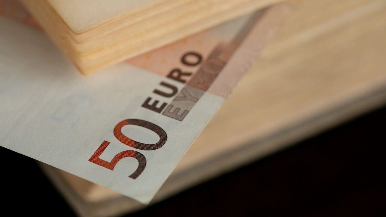“Rikkaks saamise õpiku” autor annab nõu, kuhu oma tuludeklaratsiooni raha investeerida thumbnail