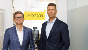 Pildil Valdis Siksnis (vasakul) ja Henrik Karmo (paremal), kes on osa Indexo 30. asutajast. (C) Foto: Indexo